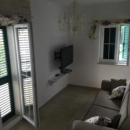 Gemuetliche In Stoja Mit Moebliertem Balkon
