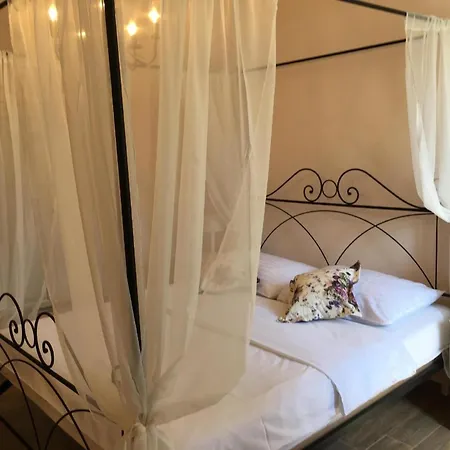 Gemuetliche In Stoja Mit Moebliertem Balkon Apartman Póla